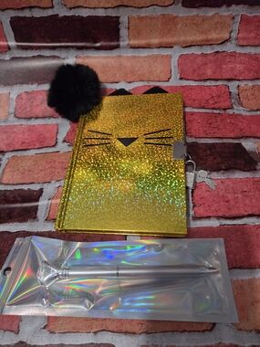 709Scholastic Gold Glitter Cat Lock Journal w Black Pom Pom w Silver Diamond Pen